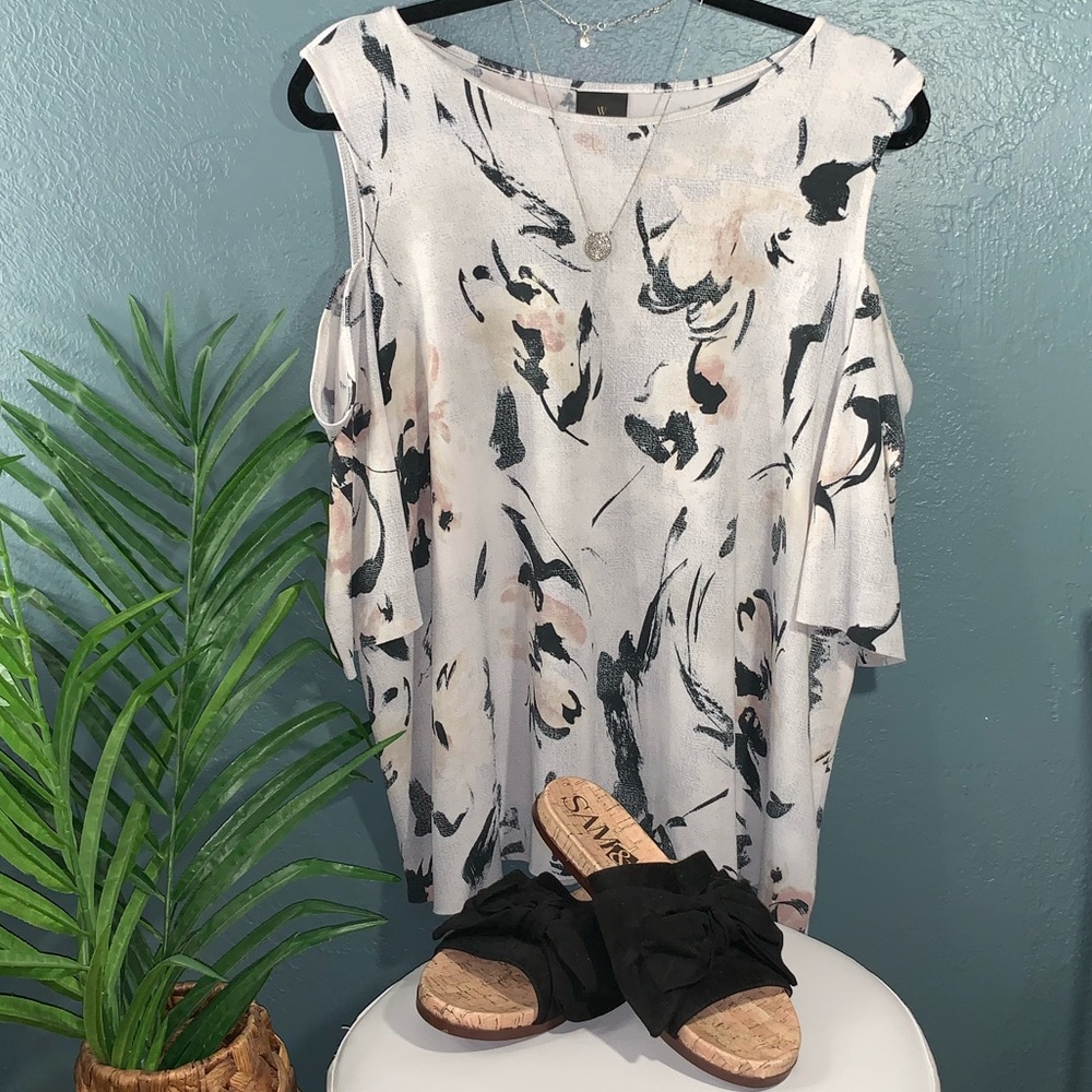 Worthington Cold Shoulder Abstract Floral Top 🌸